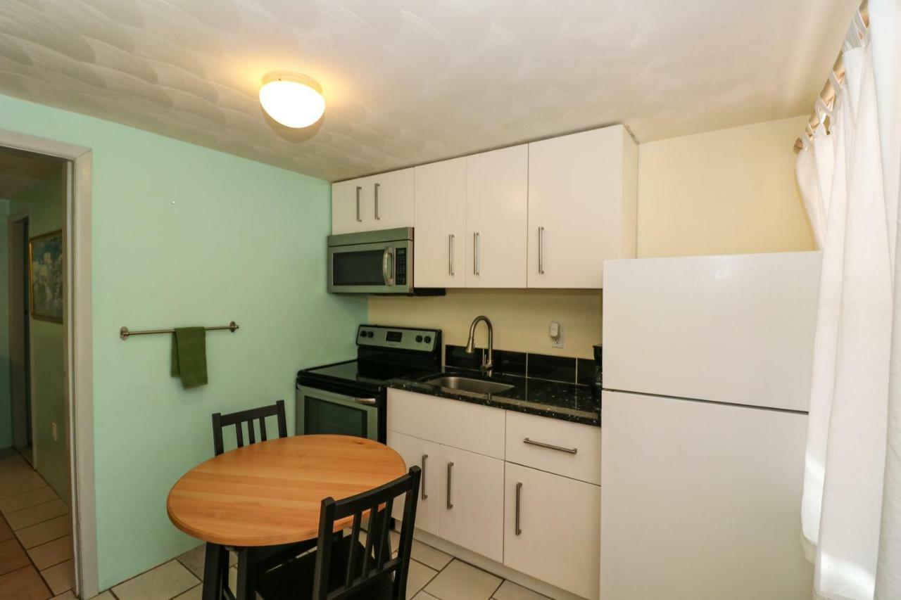Grove City Motel Ингълууд Екстериор снимка