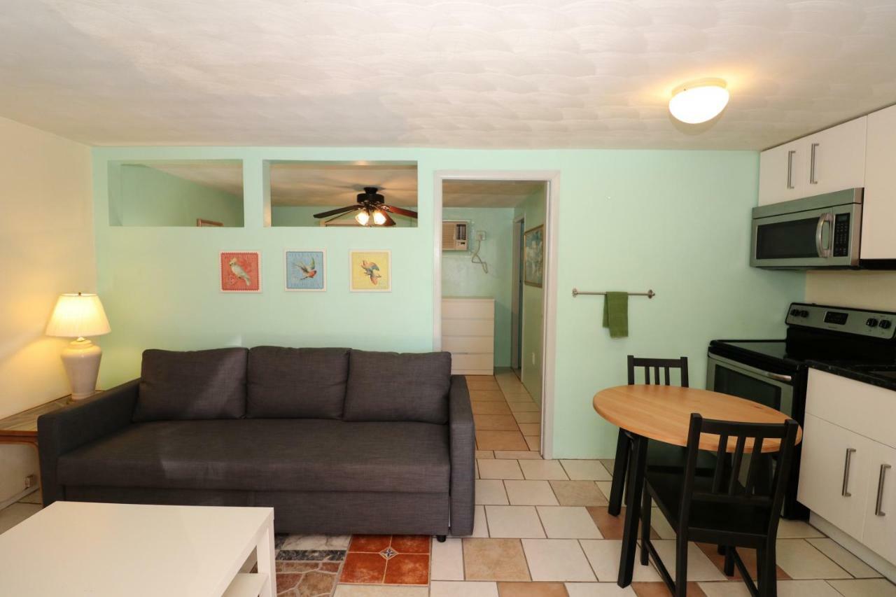 Grove City Motel Ингълууд Екстериор снимка