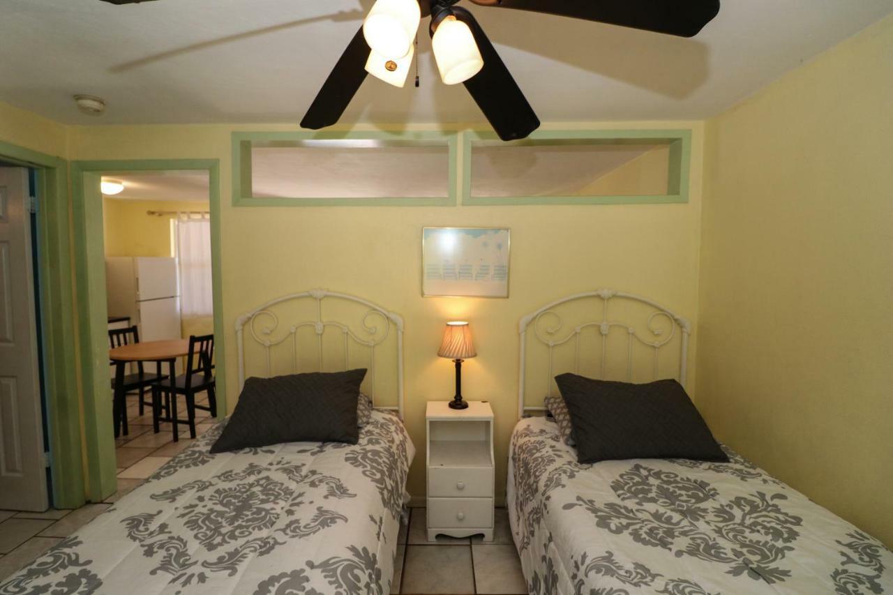 Grove City Motel Ингълууд Екстериор снимка