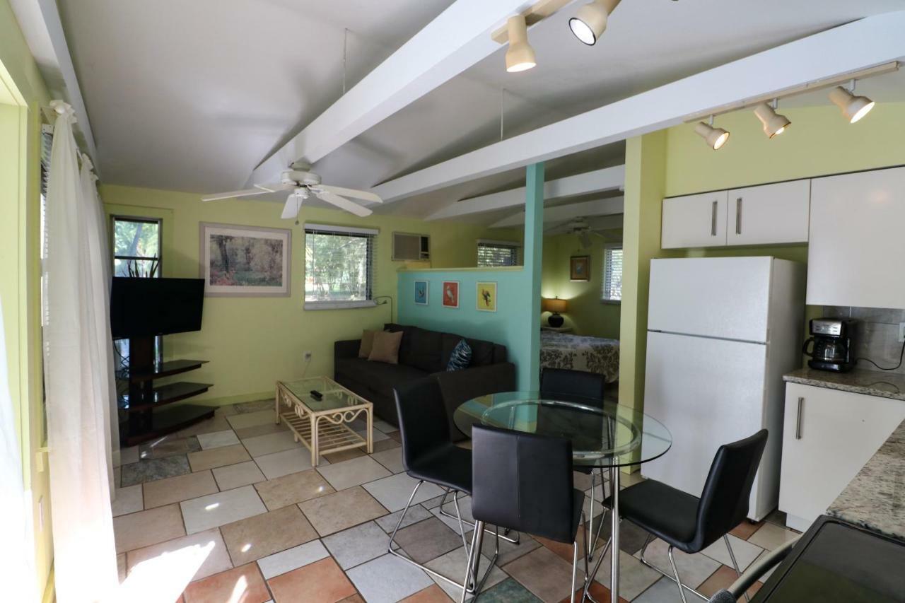 Grove City Motel Ингълууд Екстериор снимка